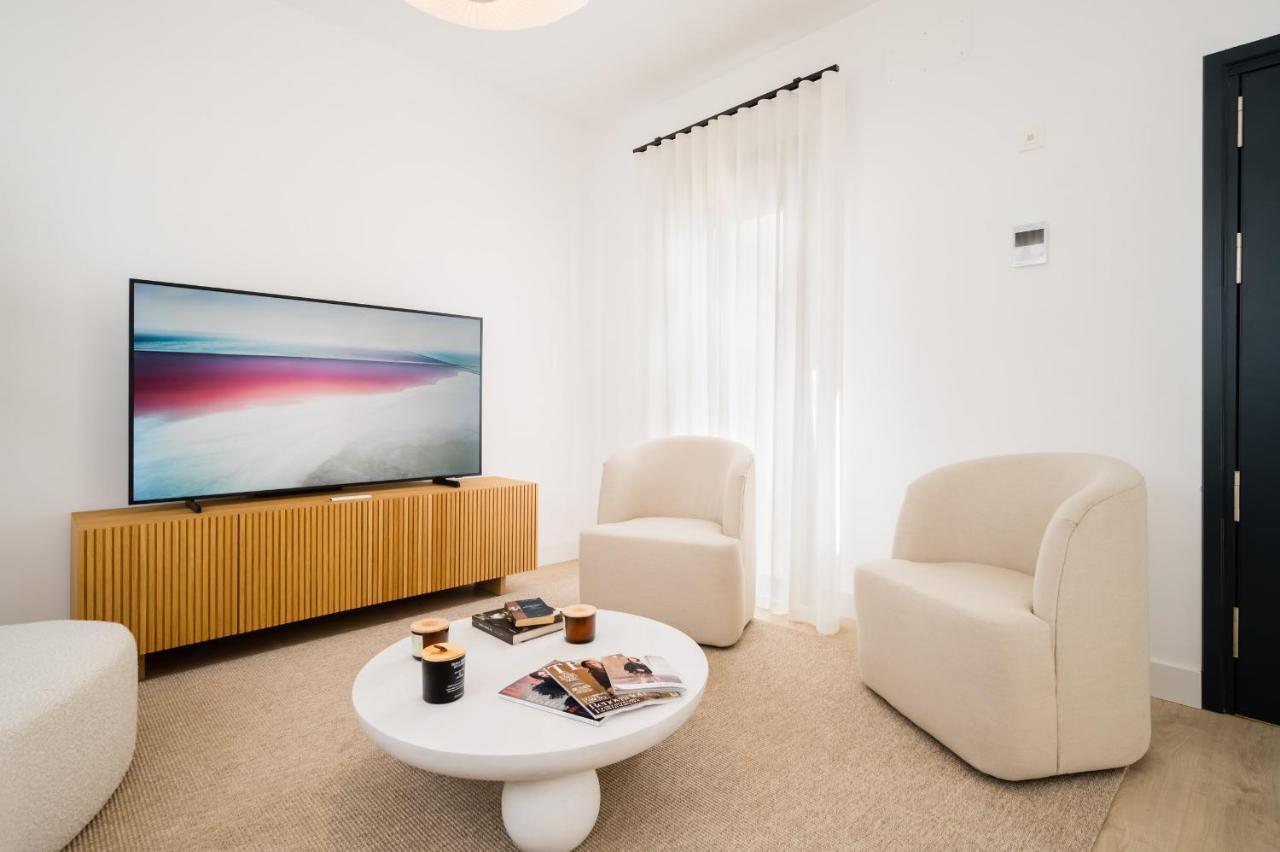 شقة Stylish Designer Duplex-3Beds 2Baths-Puerta Carmona Centro إشبيلية المظهر الخارجي الصورة